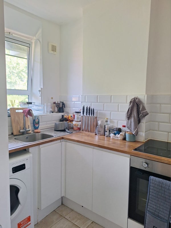 Room India Way in Greater London