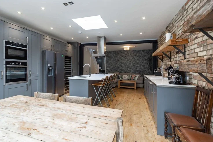 House Beclands Road in Greater London