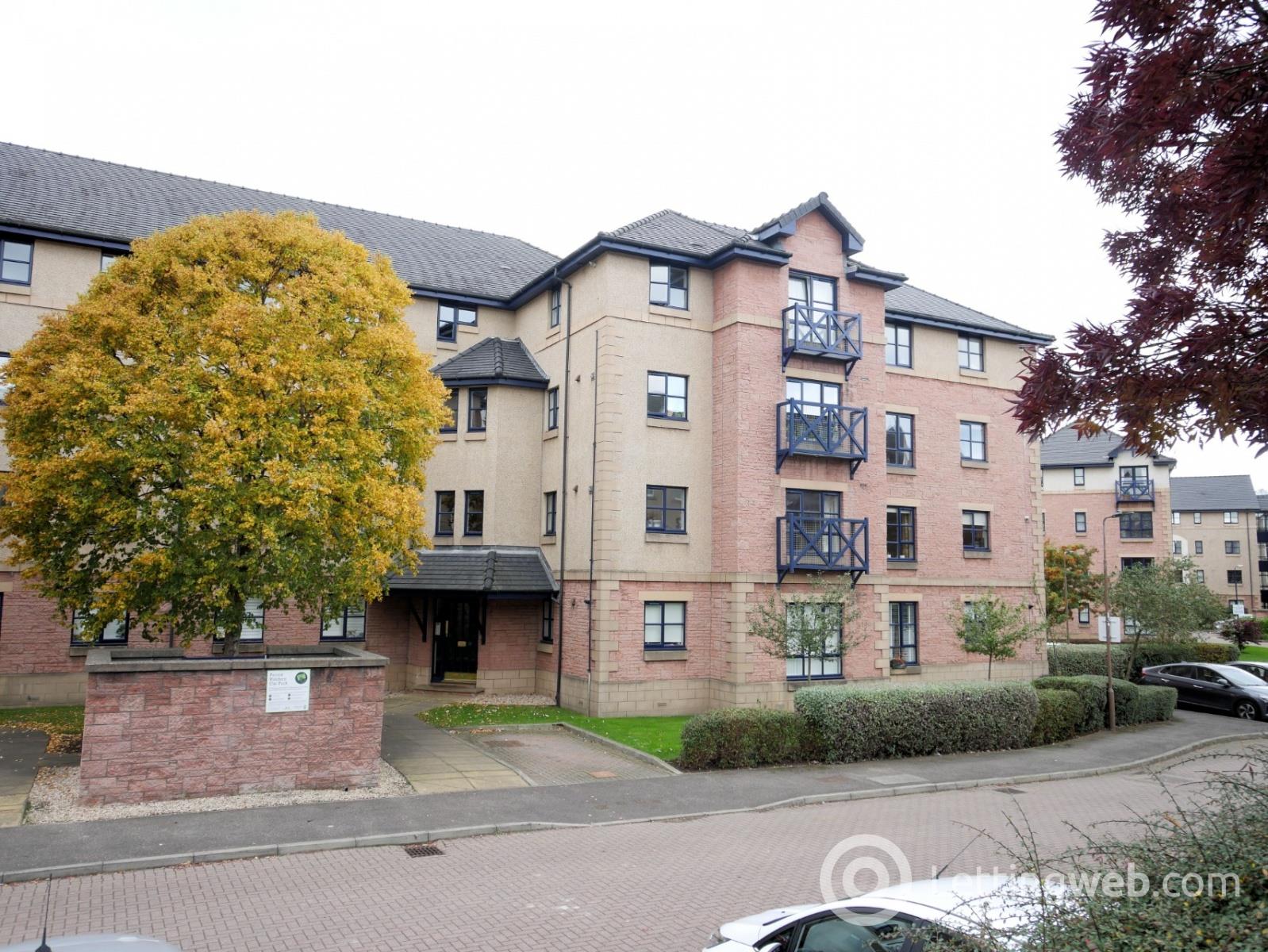 Flat Russell Gardens in City of Edinburgh