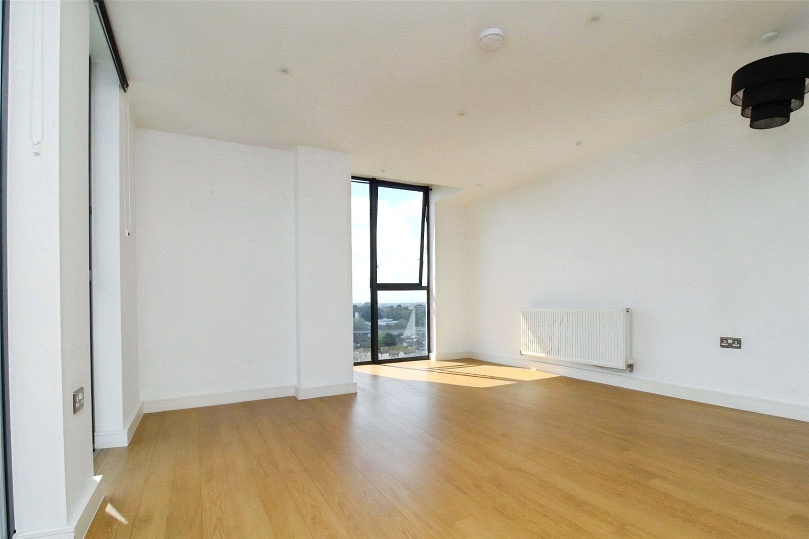 Flat Mason's Avenue in Greater London