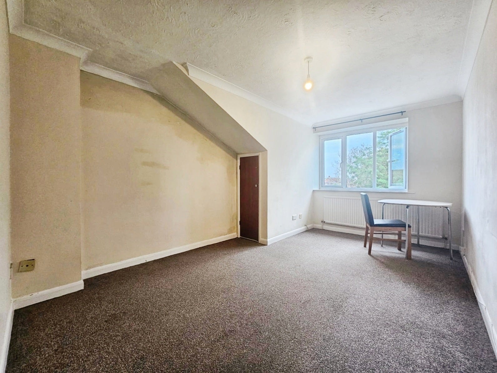 Flat Laleham Road in Borough of Spelthorne