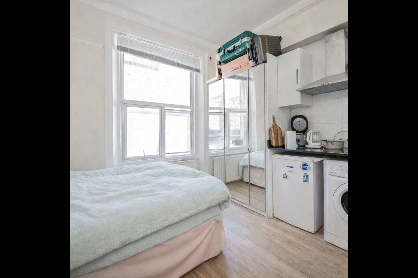 Flat Wrights Lane in Greater London