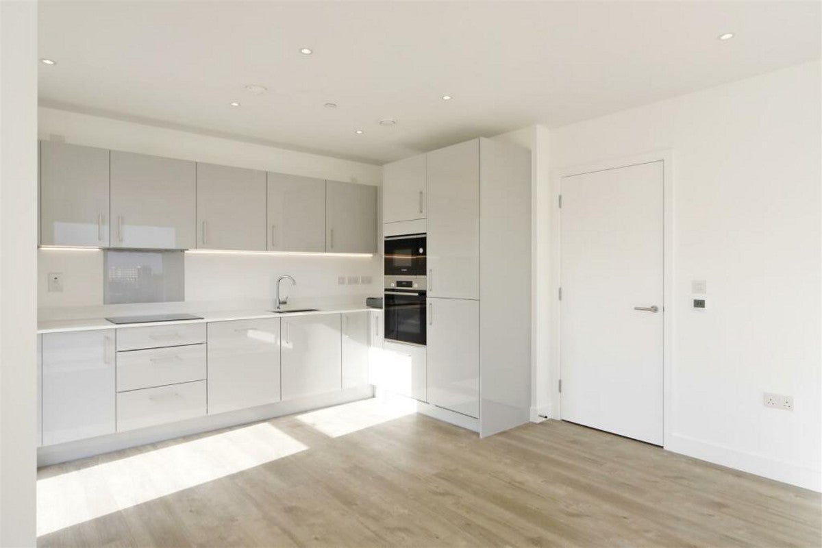 Flat St John's Road in Greater London