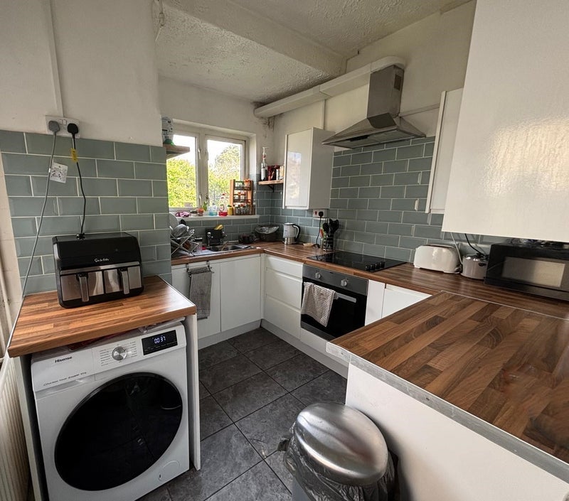 Room Osborne Avenue in Bristol