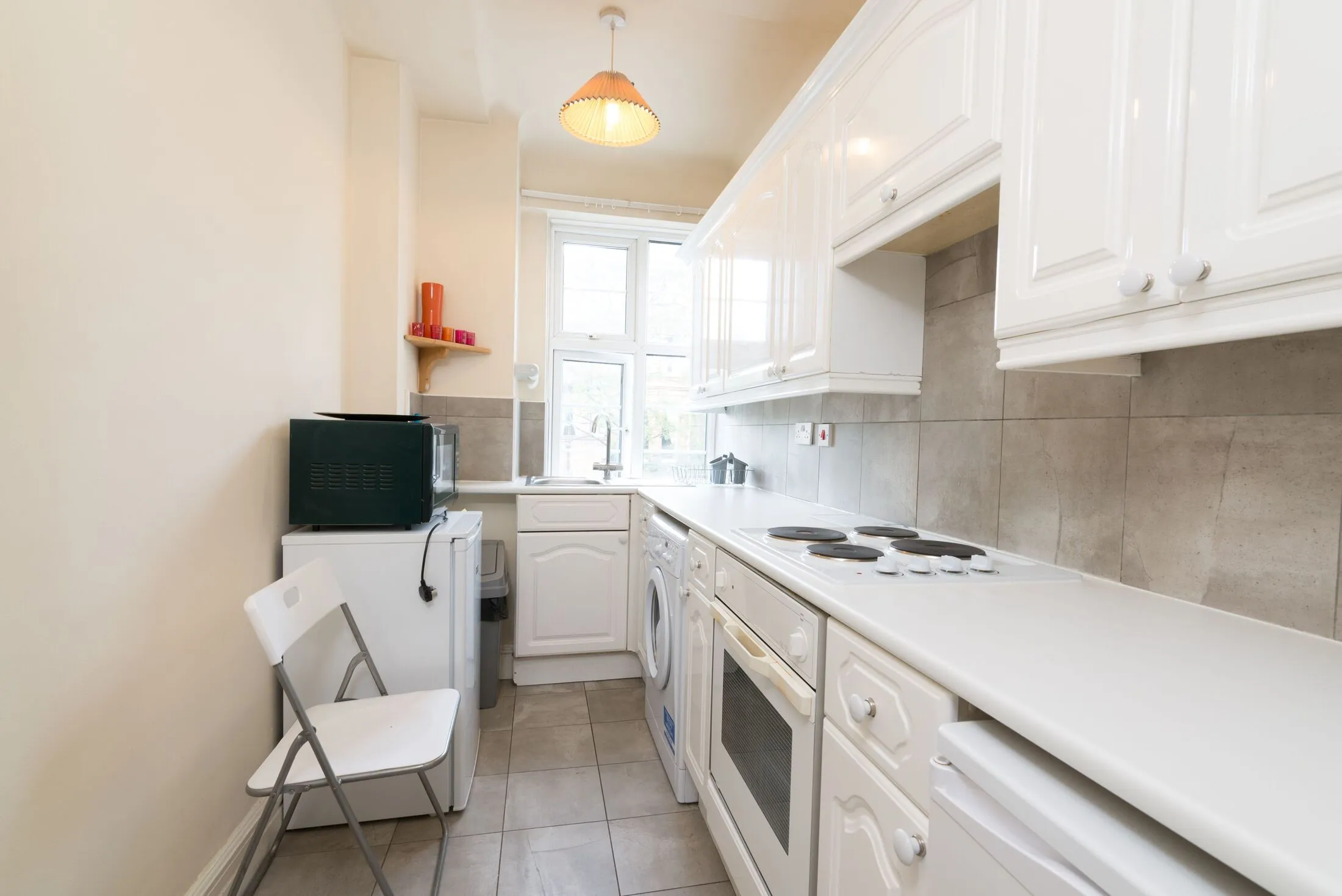 Flat Finchley Road in Greater London