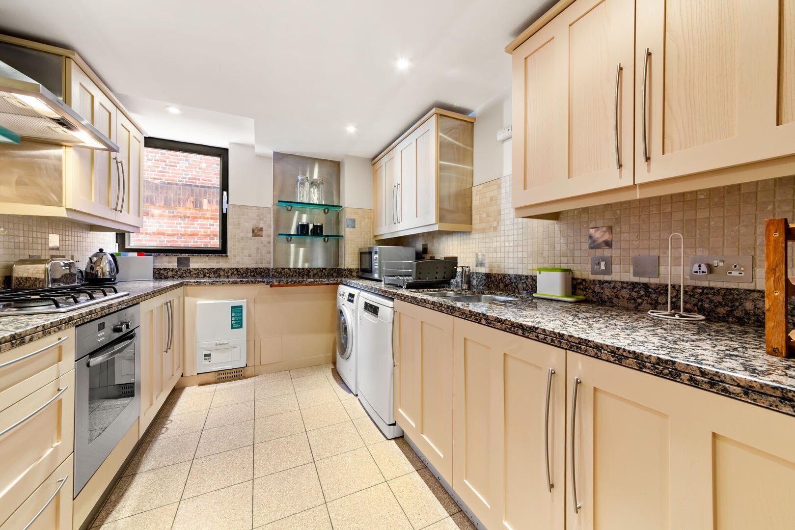 Flat Petyward in Greater London
