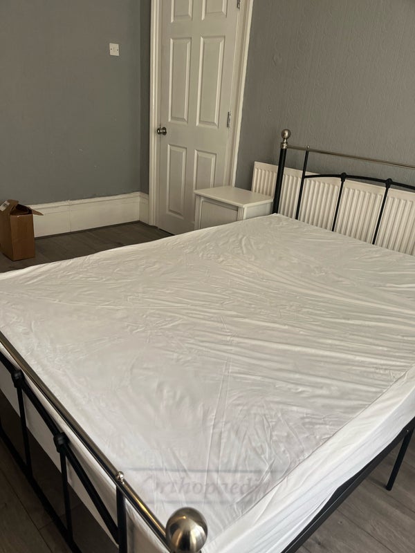 Room Albert Road in Greater London