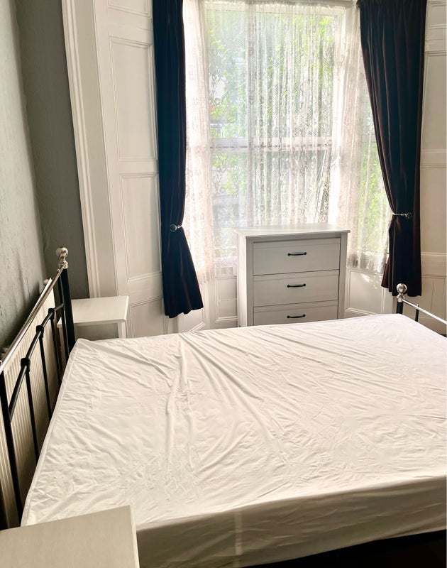 Room Albert Road in Greater London