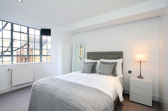 Flat Sloane Avenue in Greater London