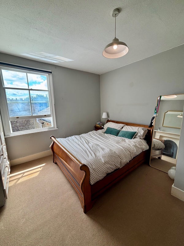 Room Appach Road in Greater London