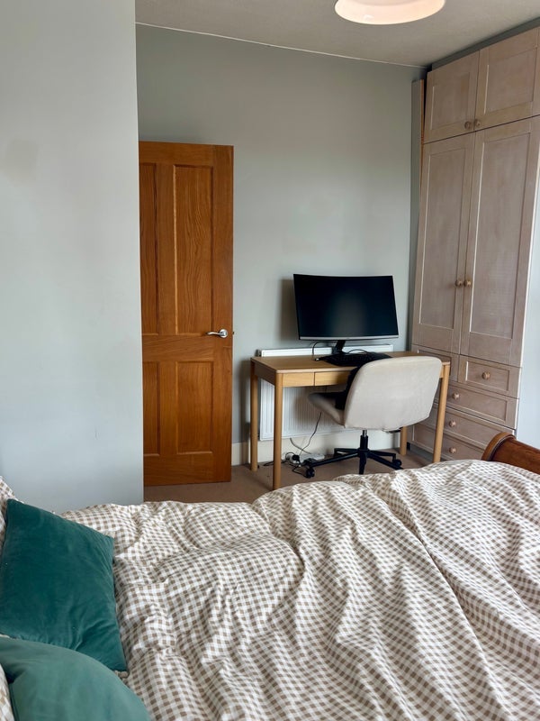 Room Appach Road in Greater London