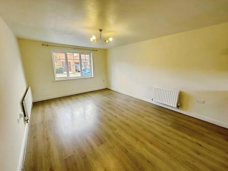 Flat Dunwoody Way in Crewe