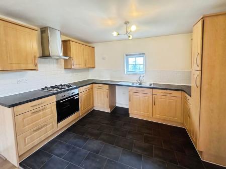 Flat Dunwoody Way in Crewe