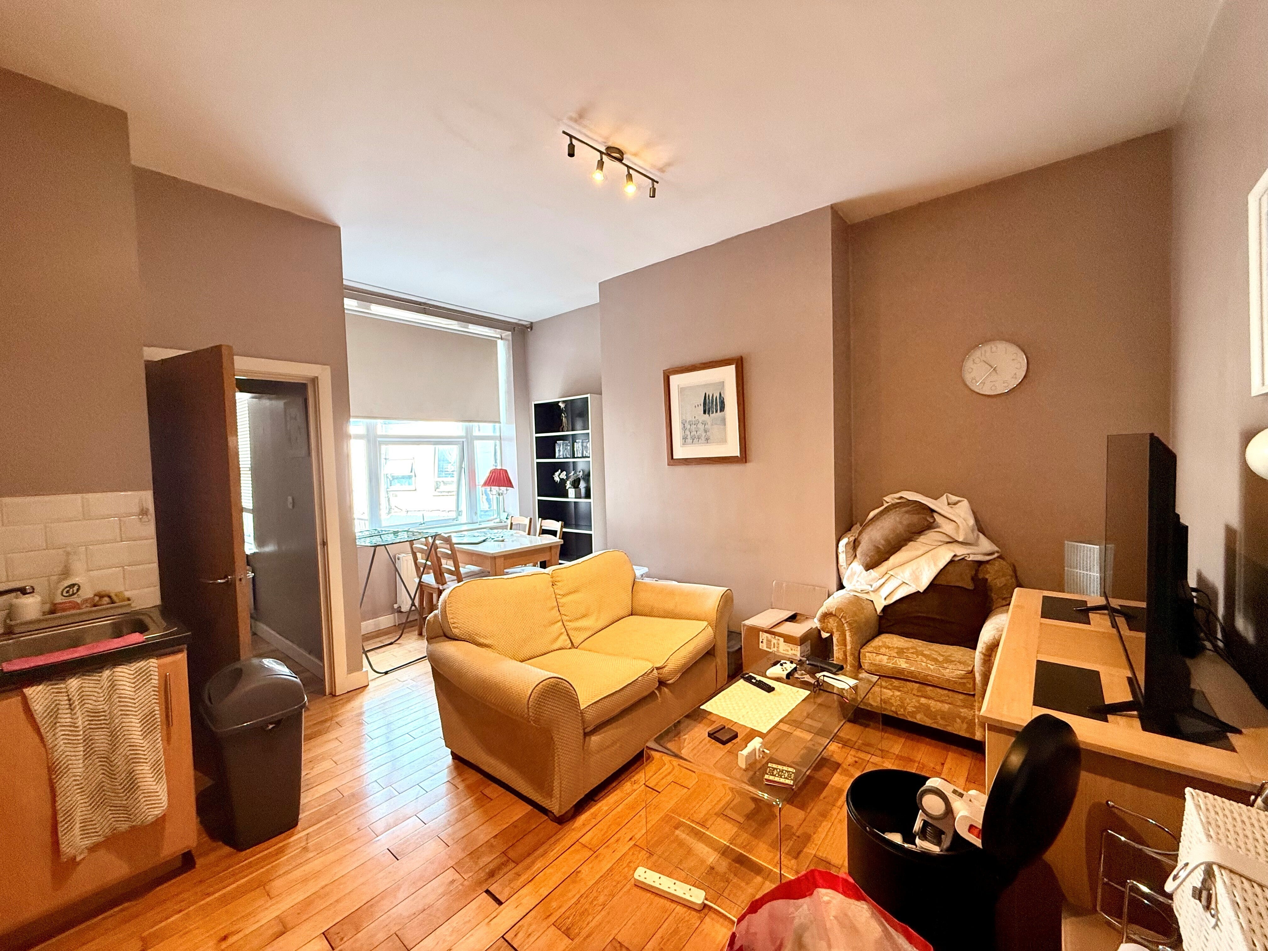Flat Clarendon Road in Portsmouth