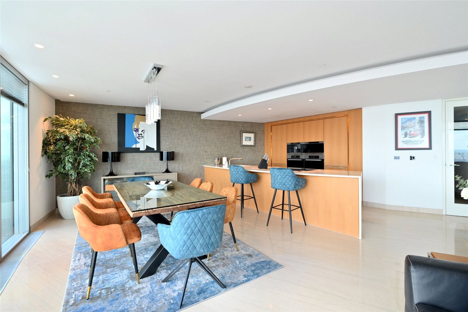 Flat Nine Elms Lane in Greater London