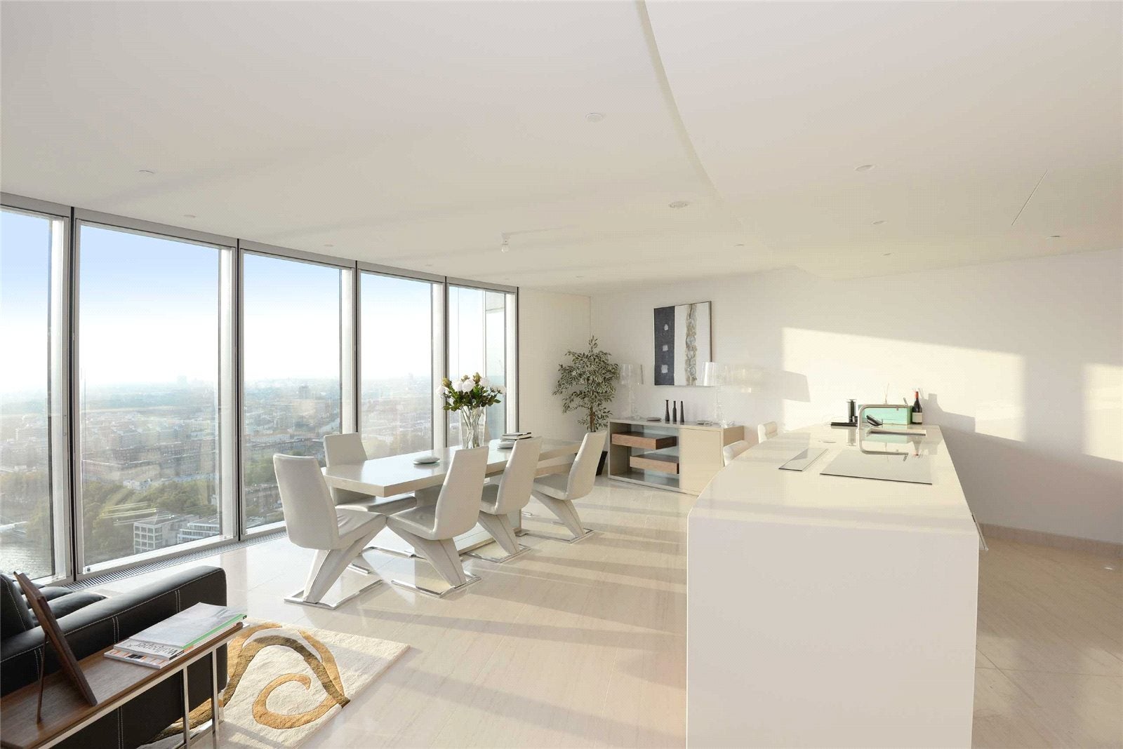 Flat Nine Elms Lane in Greater London