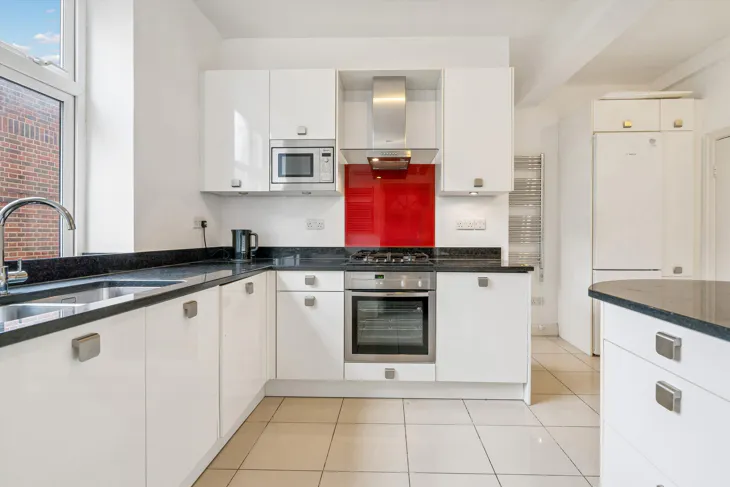 Flat Putney Hill in Greater London