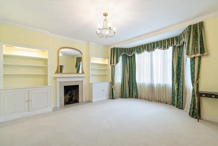 Flat Putney Hill in Greater London