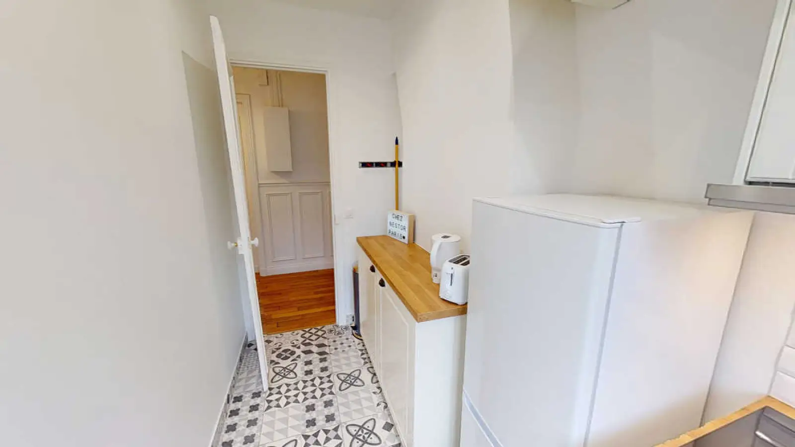 Chambre Rue Crozatier à Paris