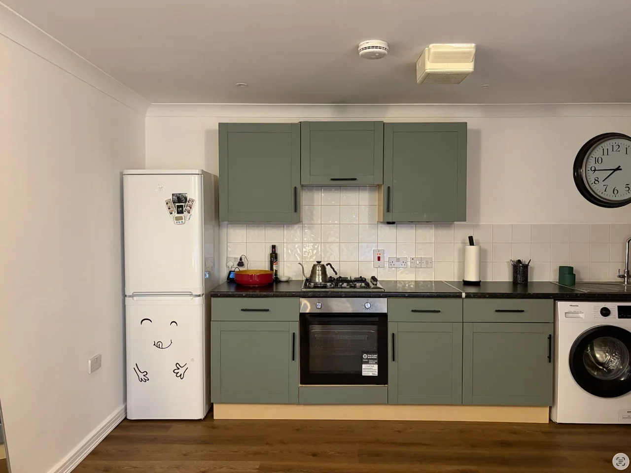 Flat Lewis Gardens in Greater London