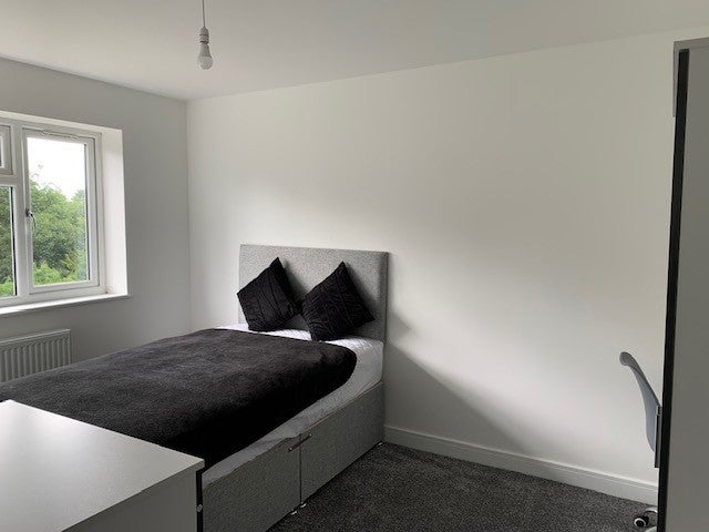 Room Mayfield Park South in Bristol