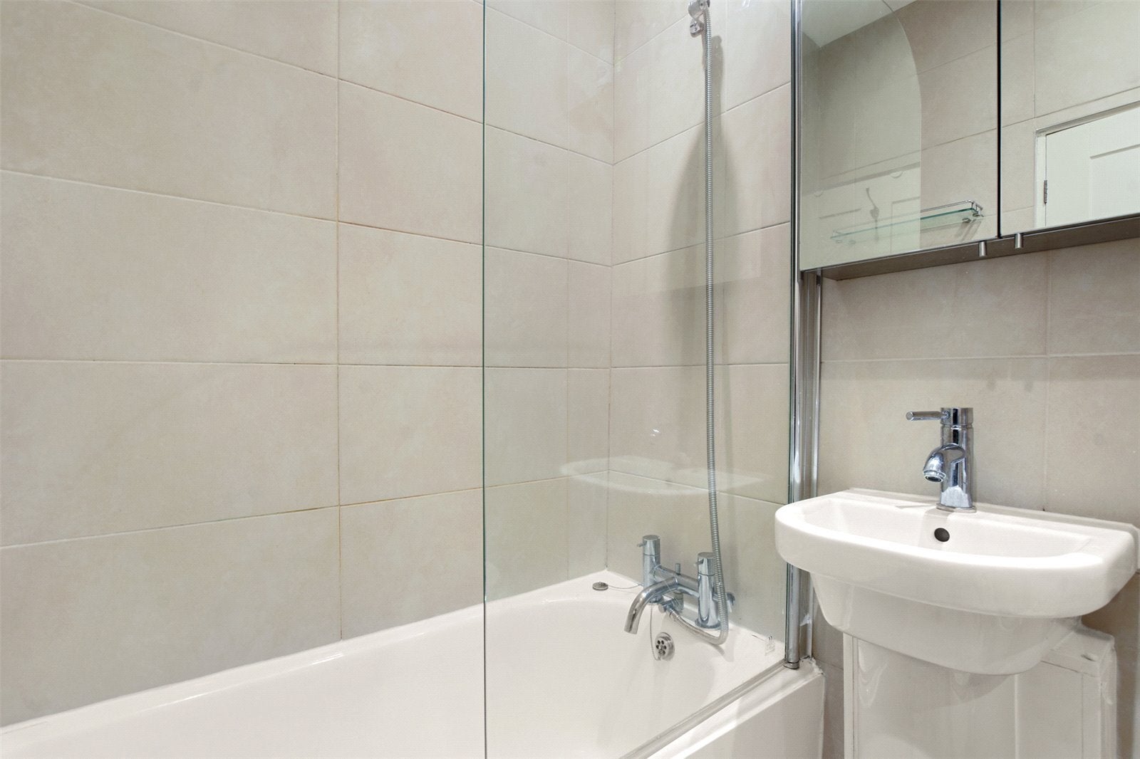 Flat Rydon Street in Greater London