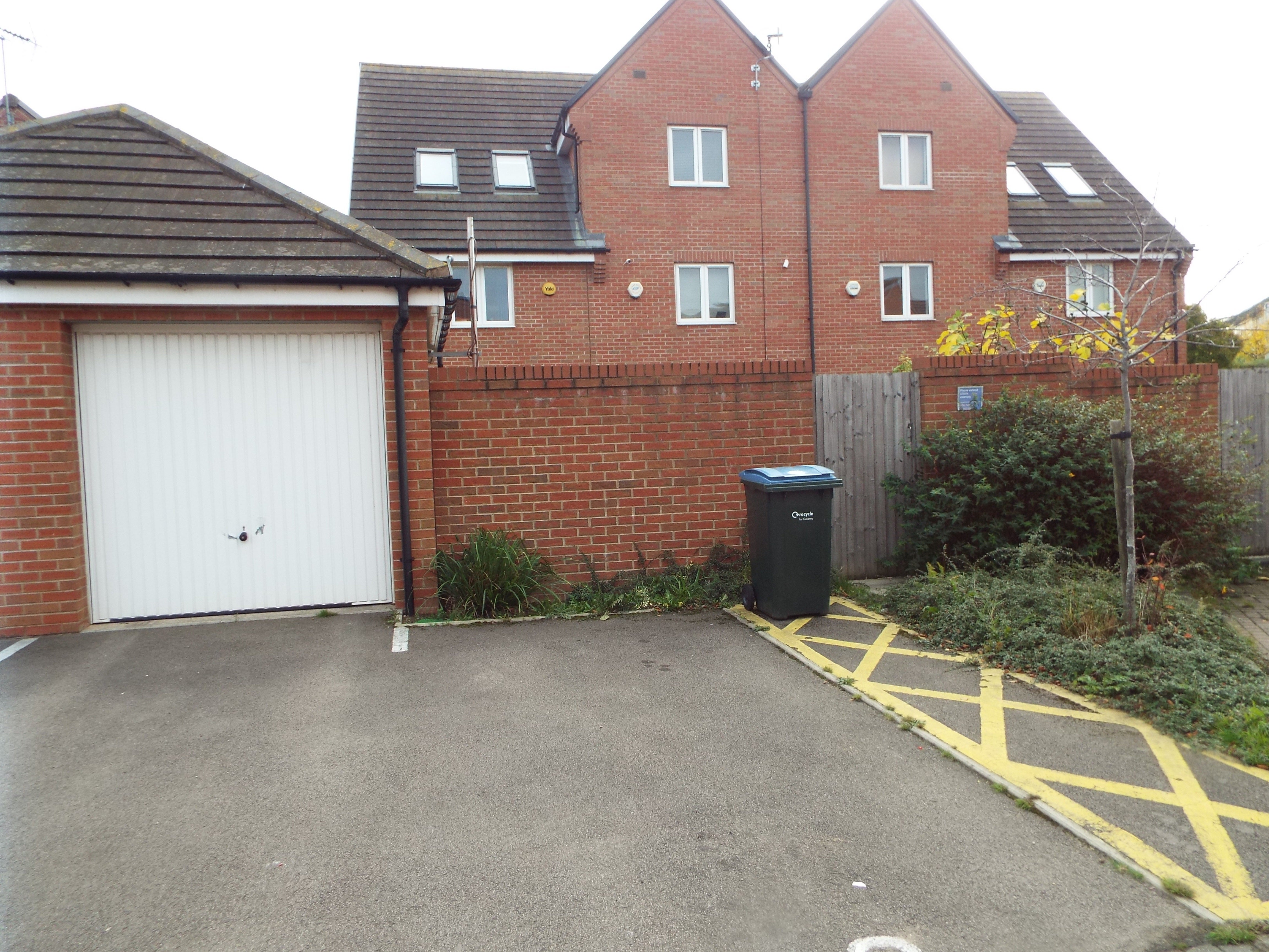 Flat Coldstream Court in Coventry