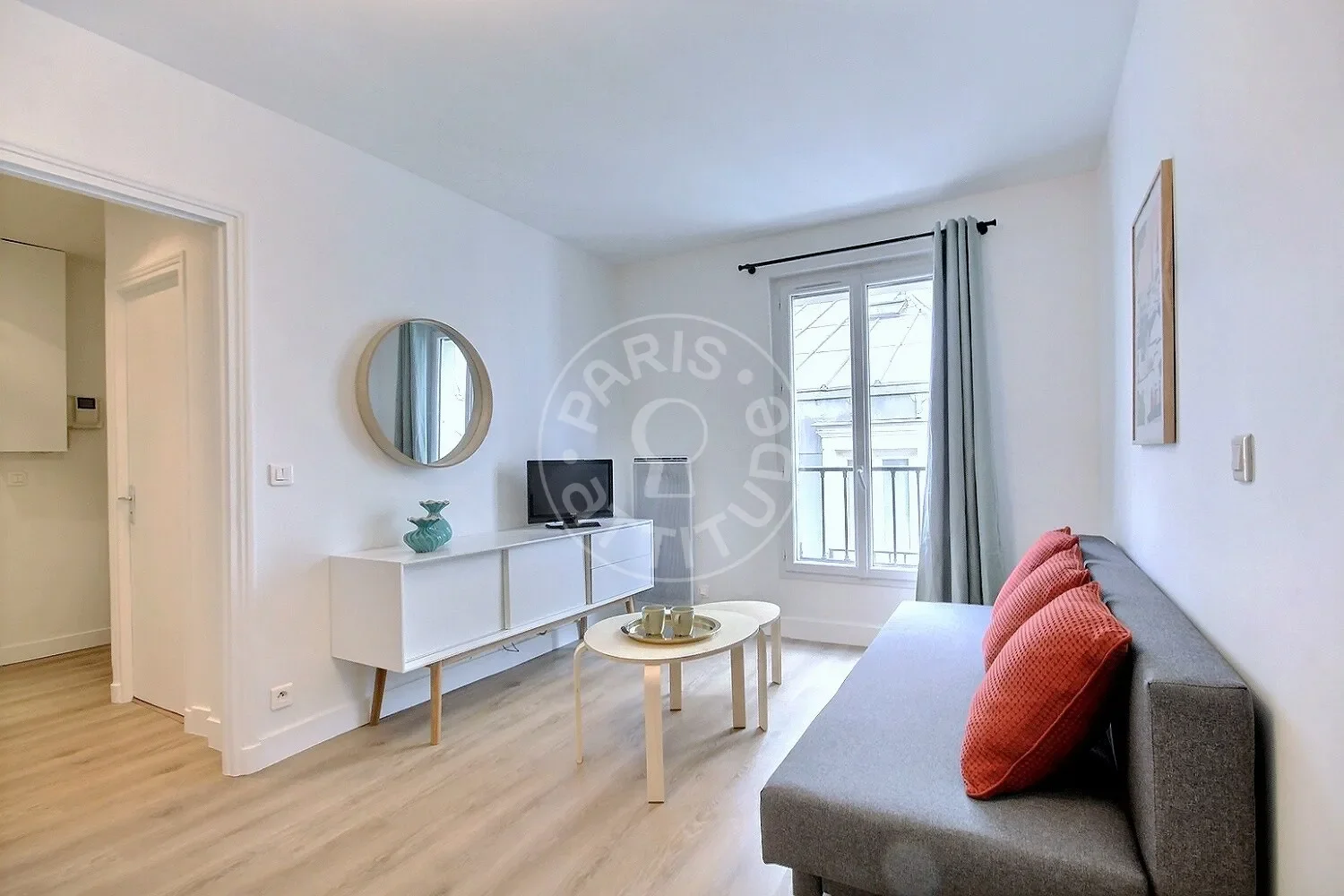 Flat Rue d'Orchampt in Paris