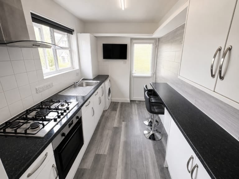 Room Shorndean Street in Greater London