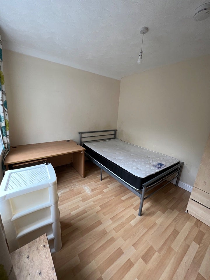 Room Leasow Drive in Birmingham