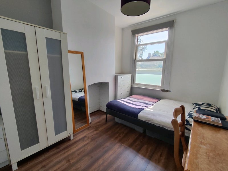 Room Sherringham Avenue in Greater London