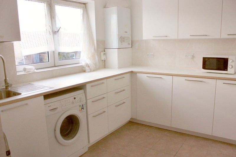 Room Tiverton Road in Greater London