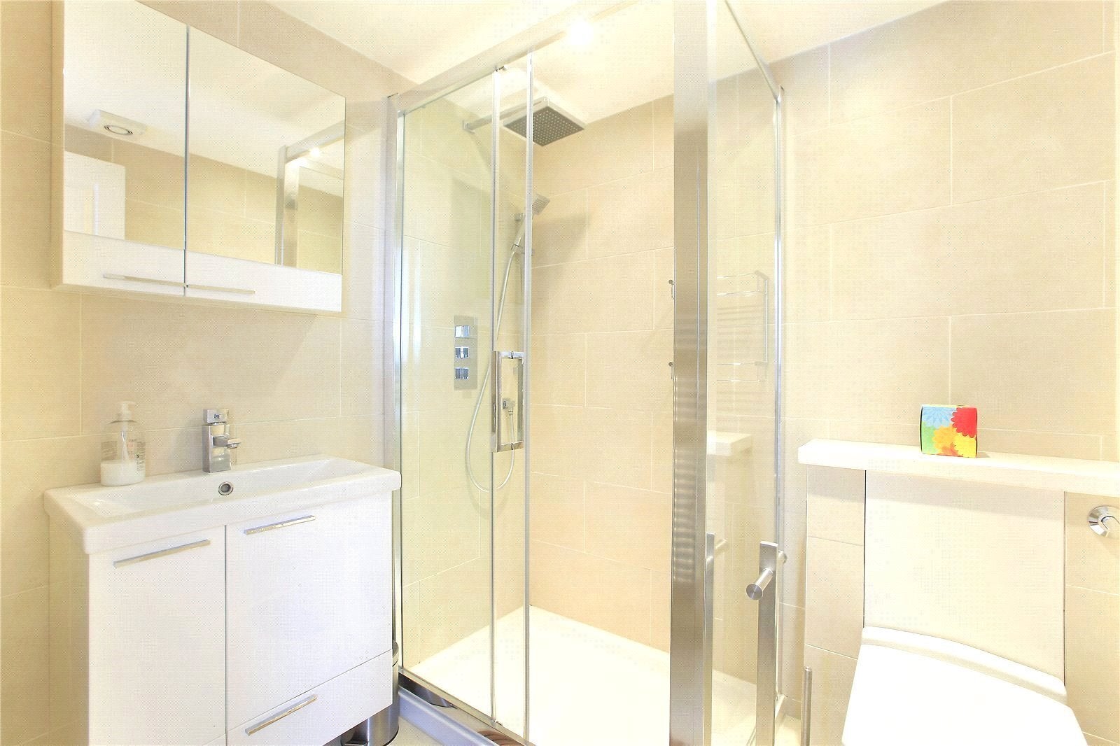 Flat Alderbrook Road in Greater London