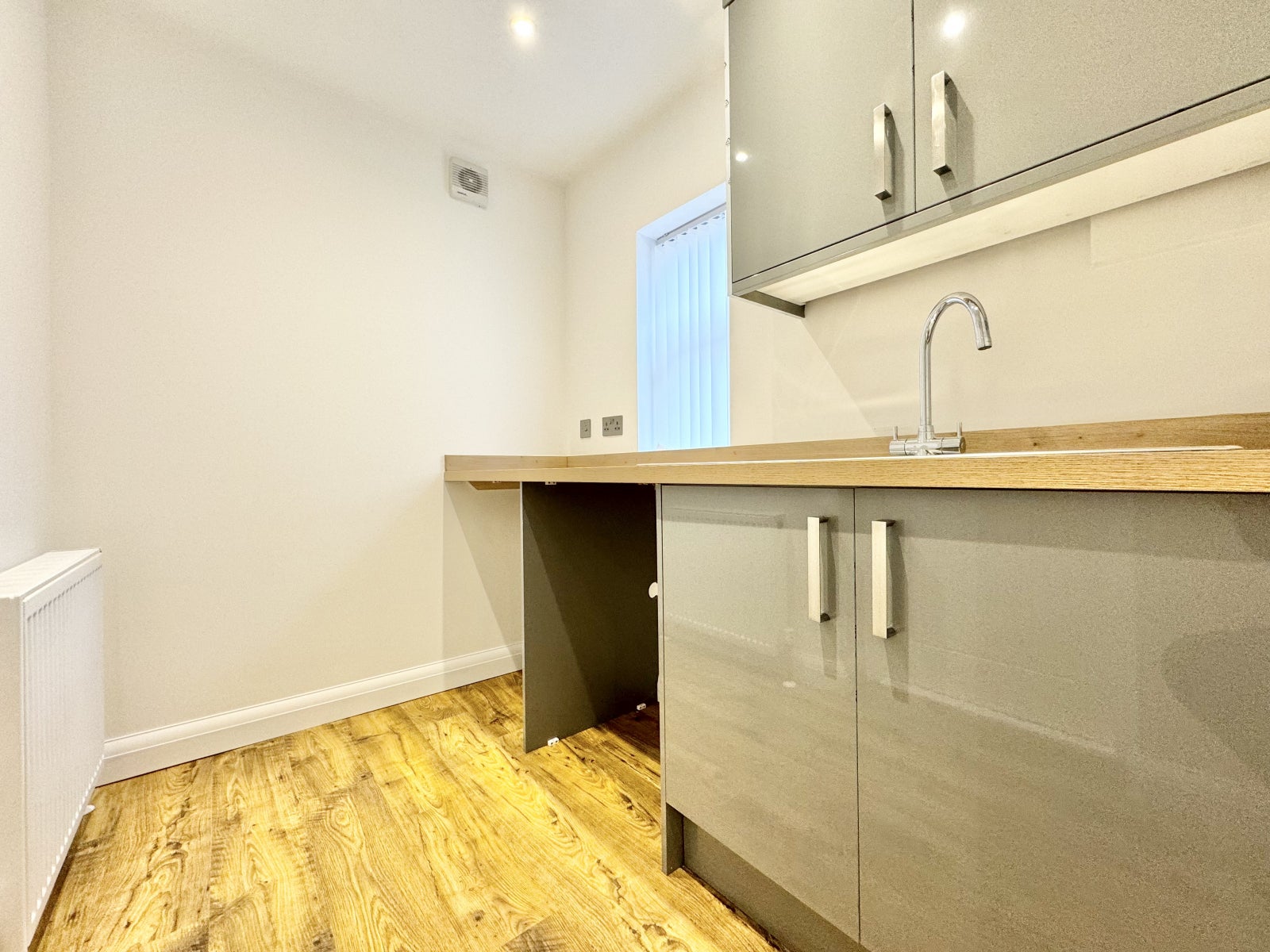 House Leysholme Crescent in Leeds