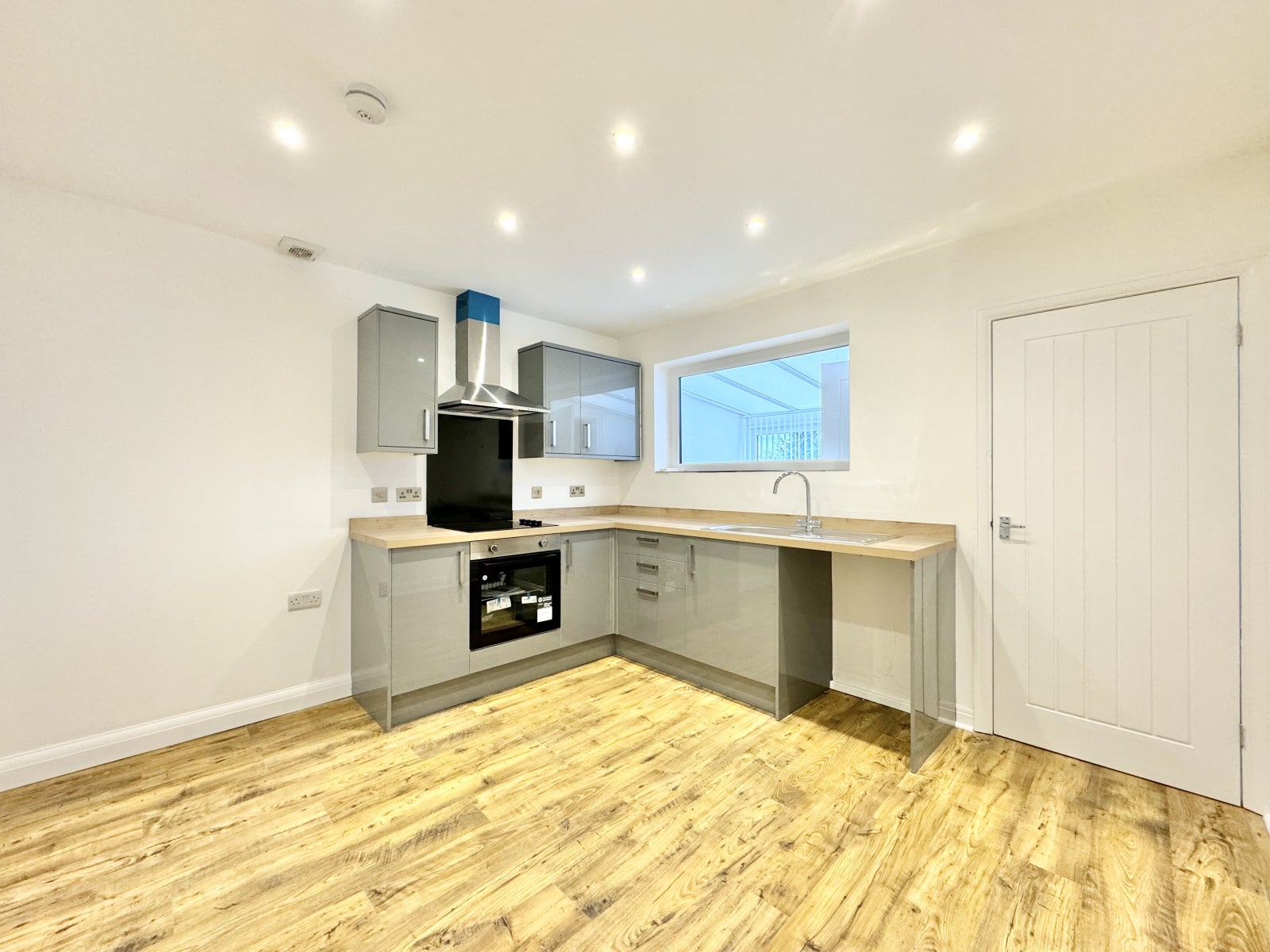 House Leysholme Crescent in Leeds
