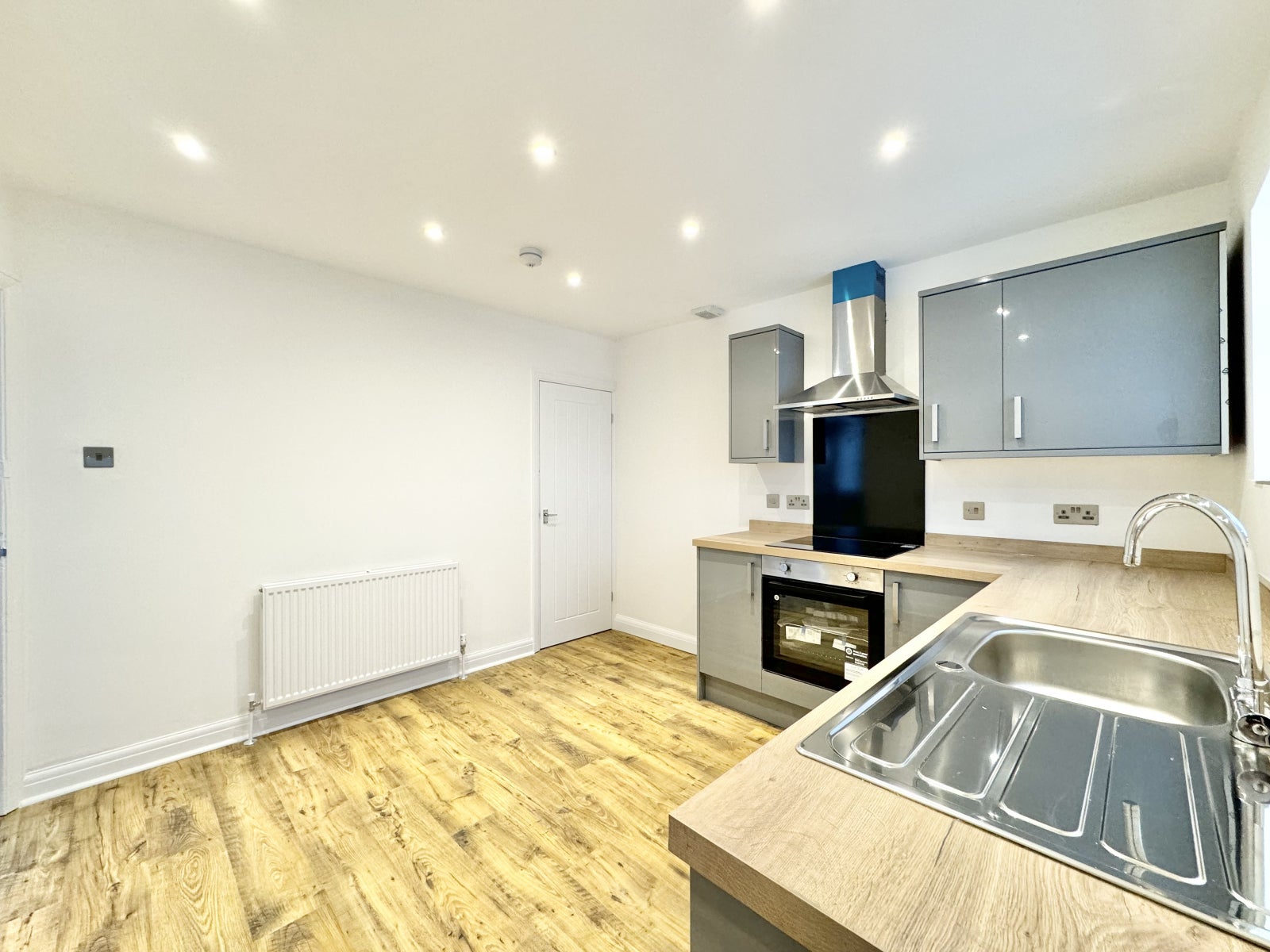 House Leysholme Crescent in Leeds