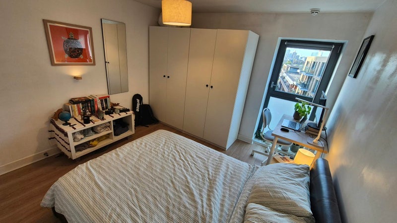 Flat Surrey Quays Road in Greater London