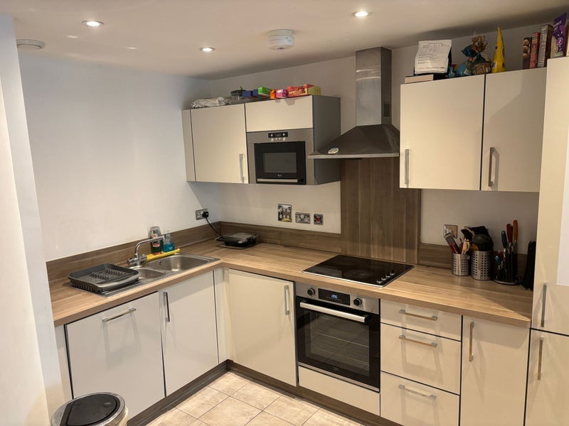 Flat Surrey Quays Road in Greater London
