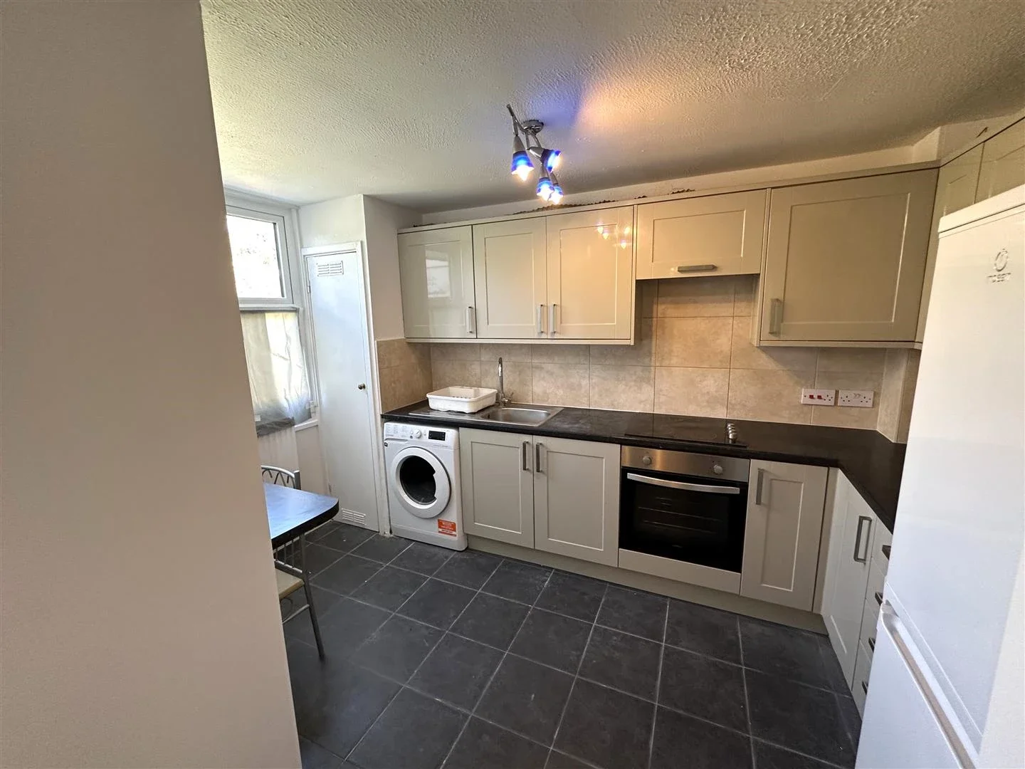 House Pellatt Grove in Greater London