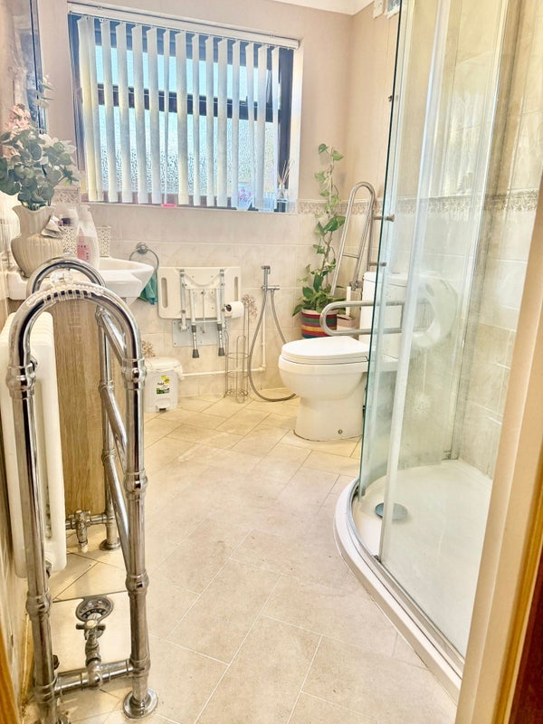 Room Masterman Road in Greater London