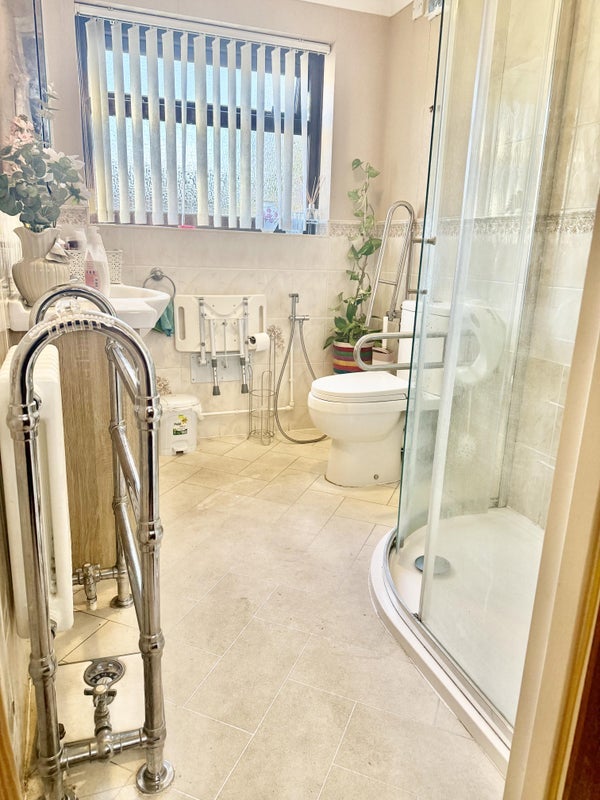 Room Masterman Road in Greater London