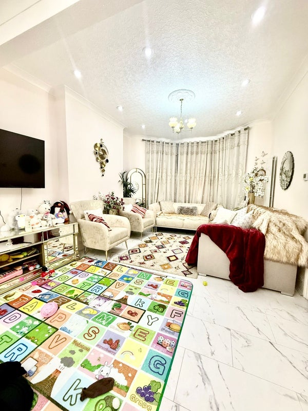 Room Masterman Road in Greater London