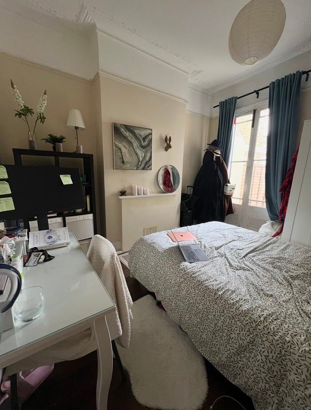 Room Sydney Road in Greater London