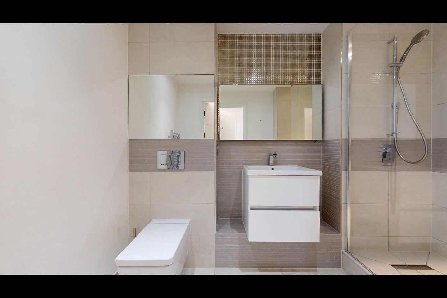 Flat Ashton Reach in Greater London