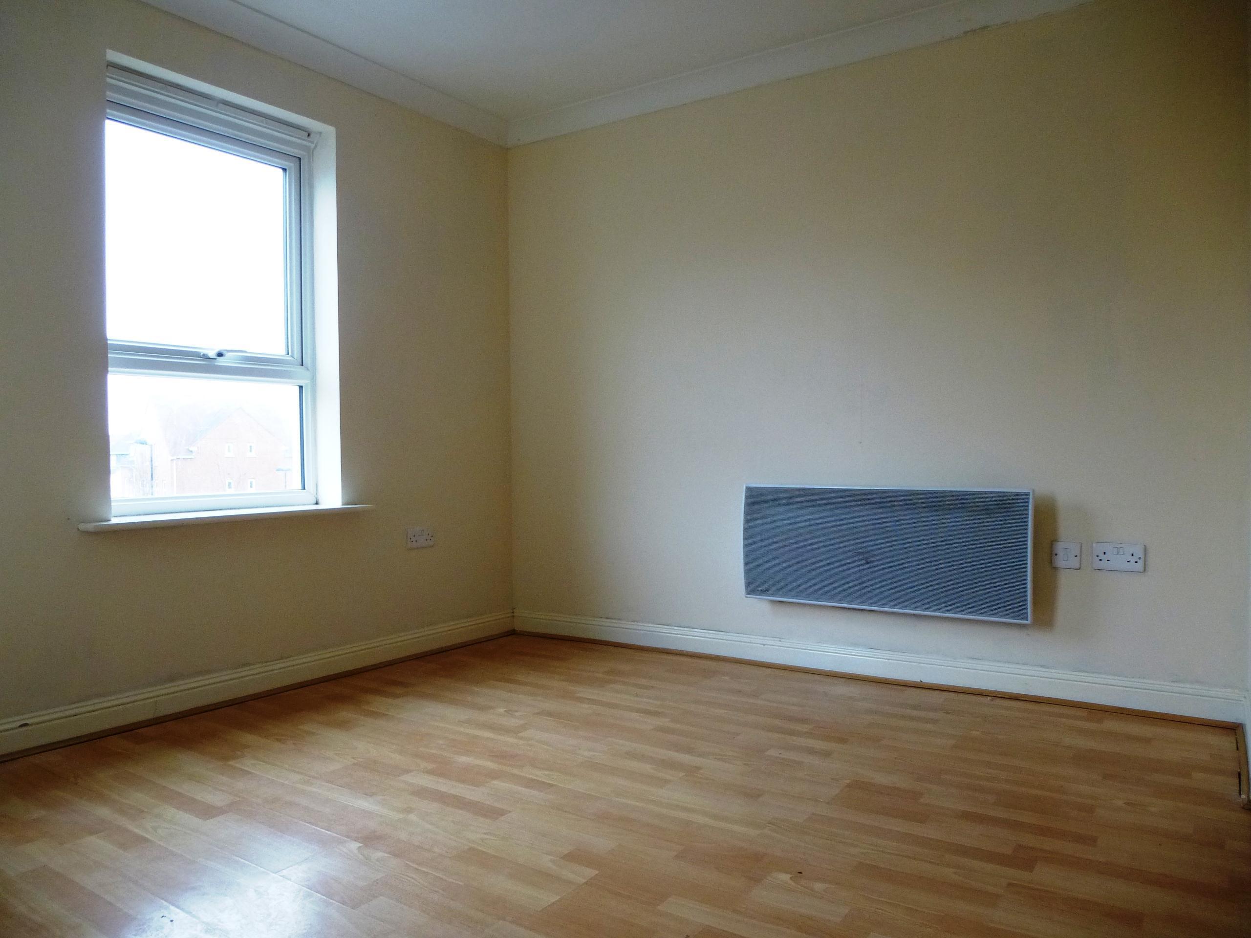 Flat Magdalene Gardens in Greater London