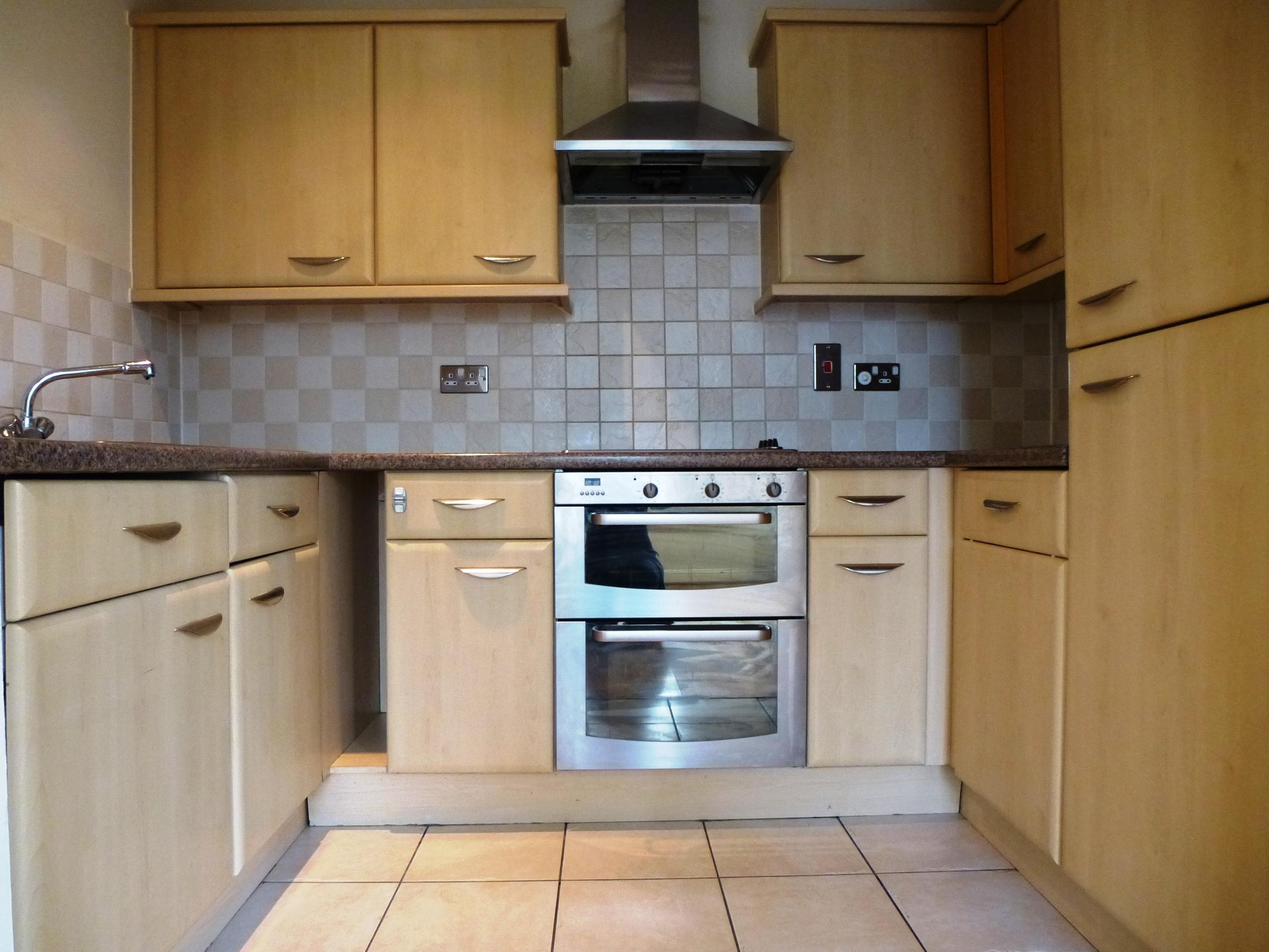 Flat Magdalene Gardens in Greater London