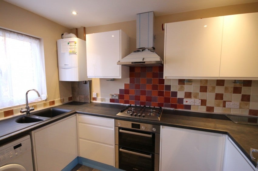 House Pinkcoat Close in Greater London