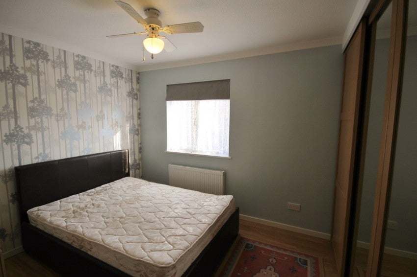 House Pinkcoat Close in Greater London