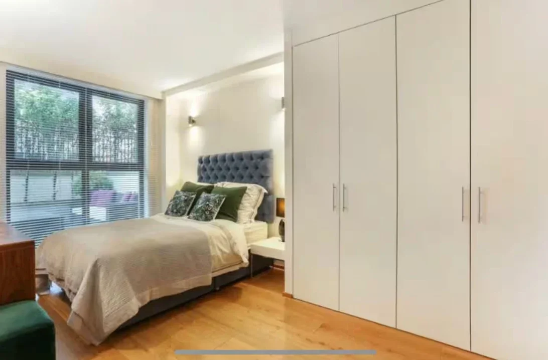 Flat Barlby Road in Greater London