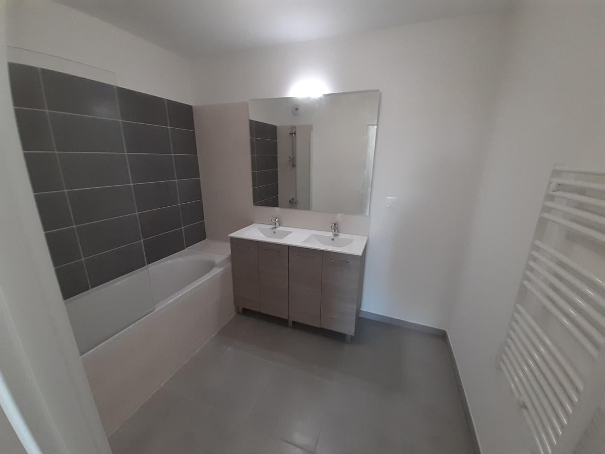 Flat Rue d'Oran in Nîmes